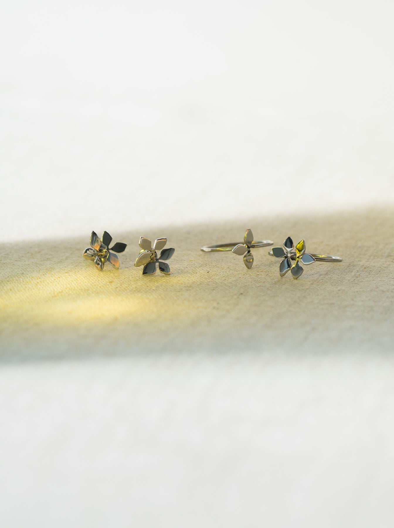 Ivy Leaves mini earrings