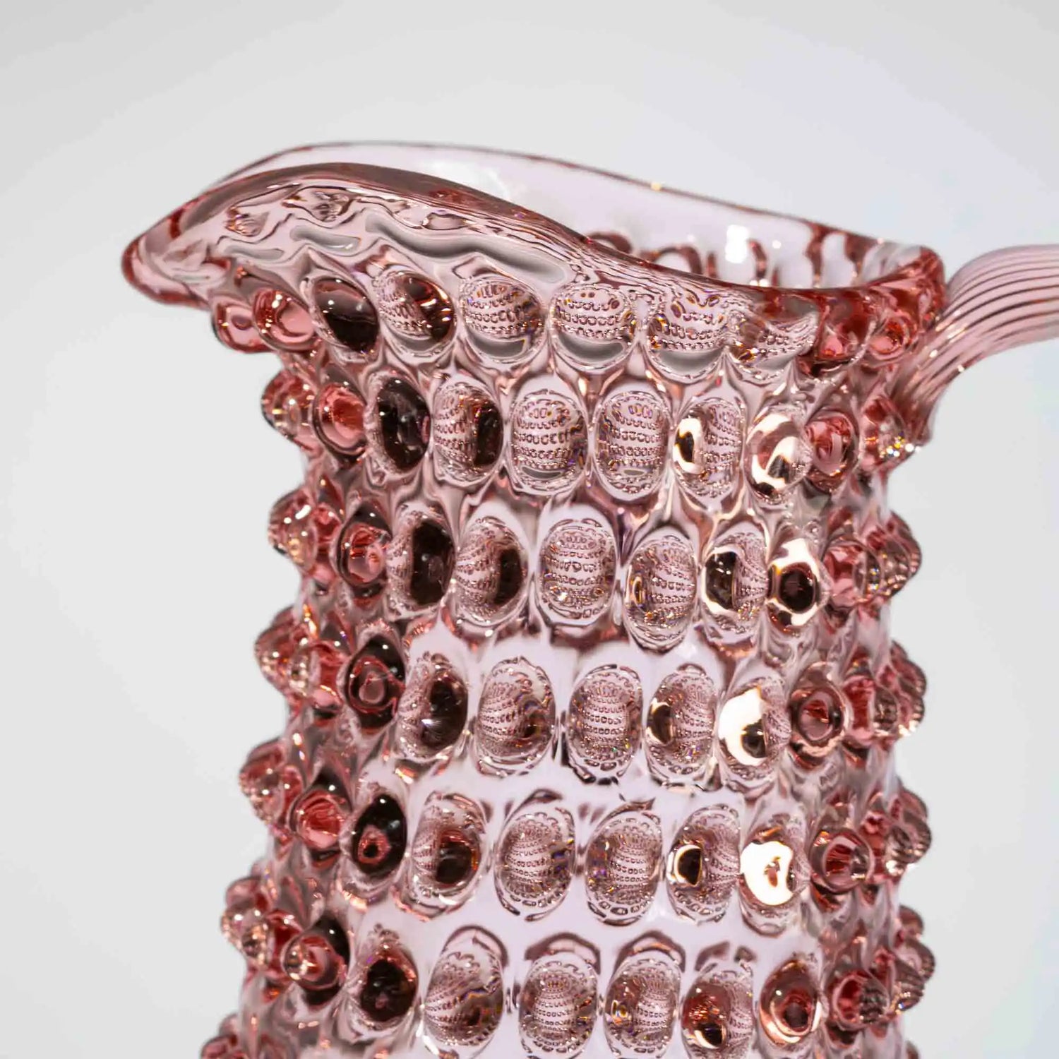 Hobnail vysoký džbán