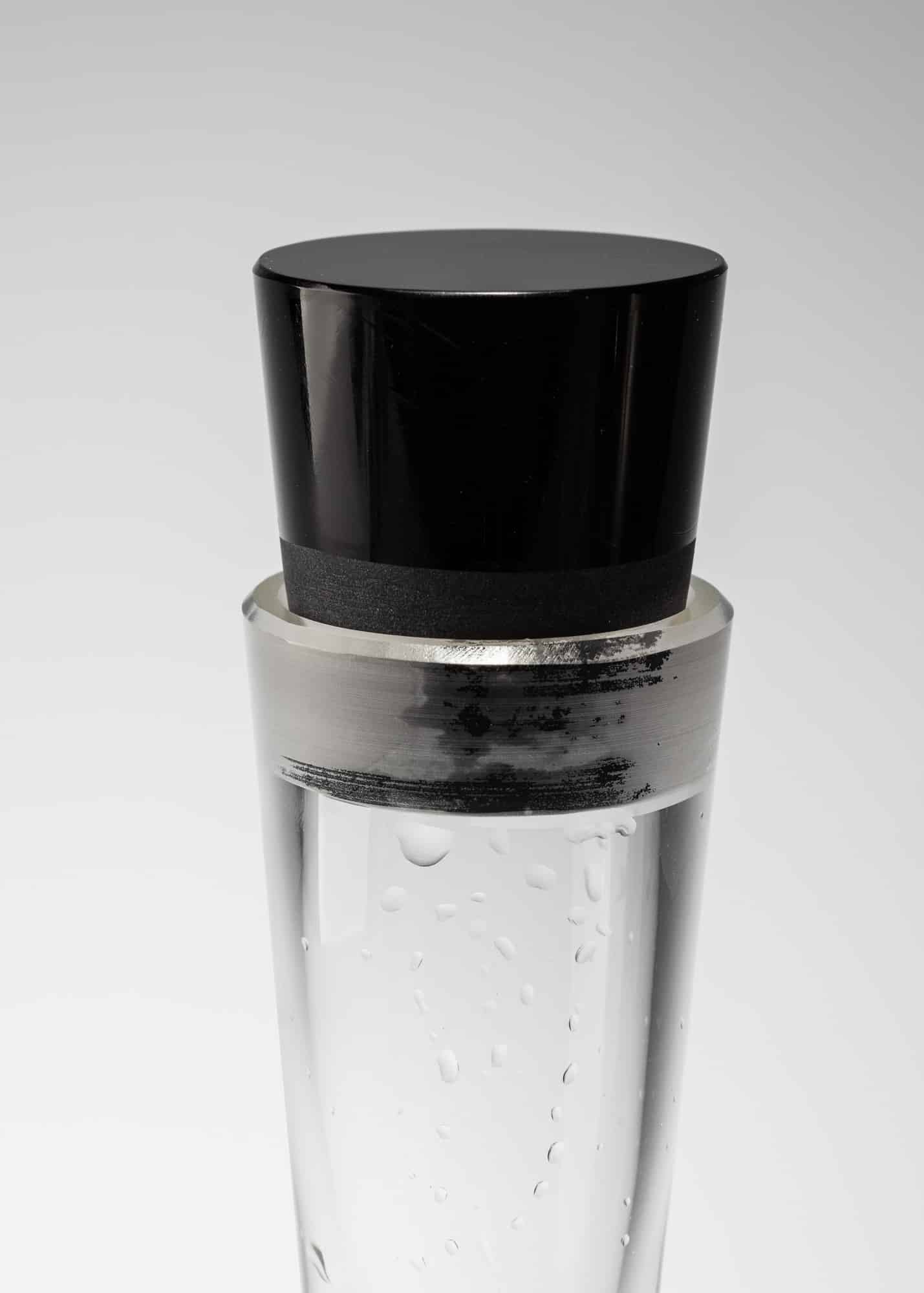 YES karafa a sklenice