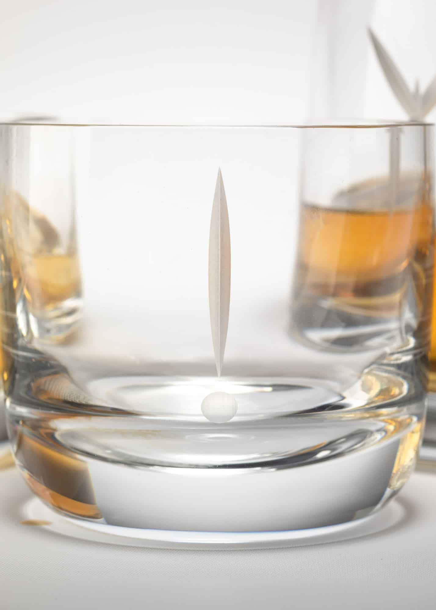 YES karafa a sklenice