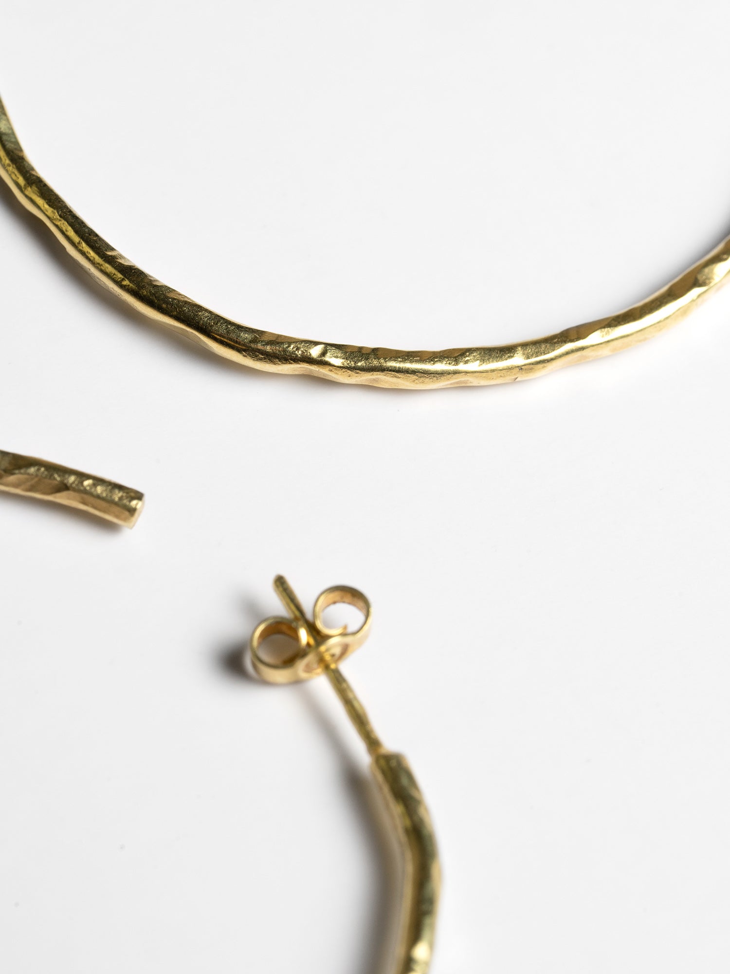 Structured circle earrings