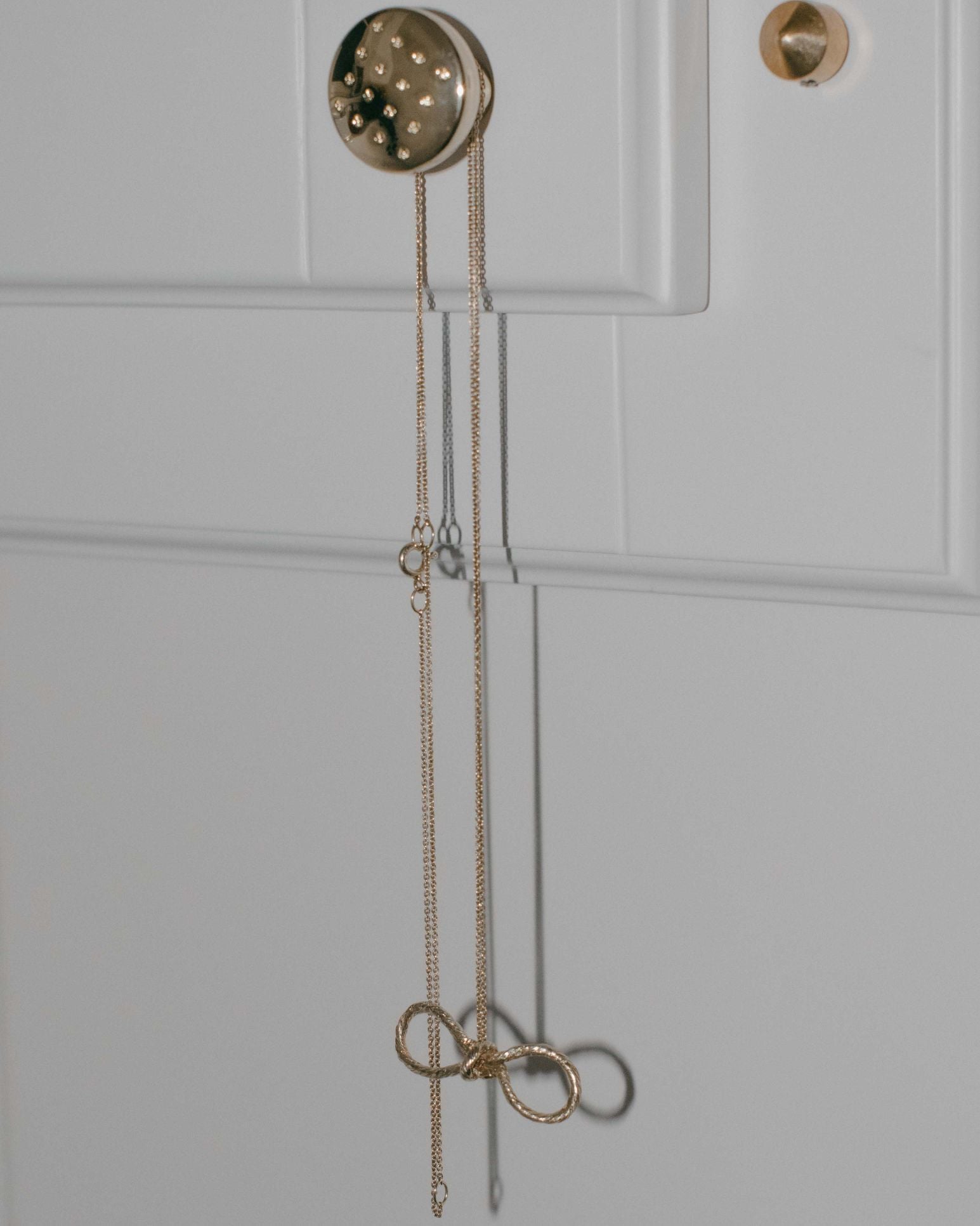 Bow necklace