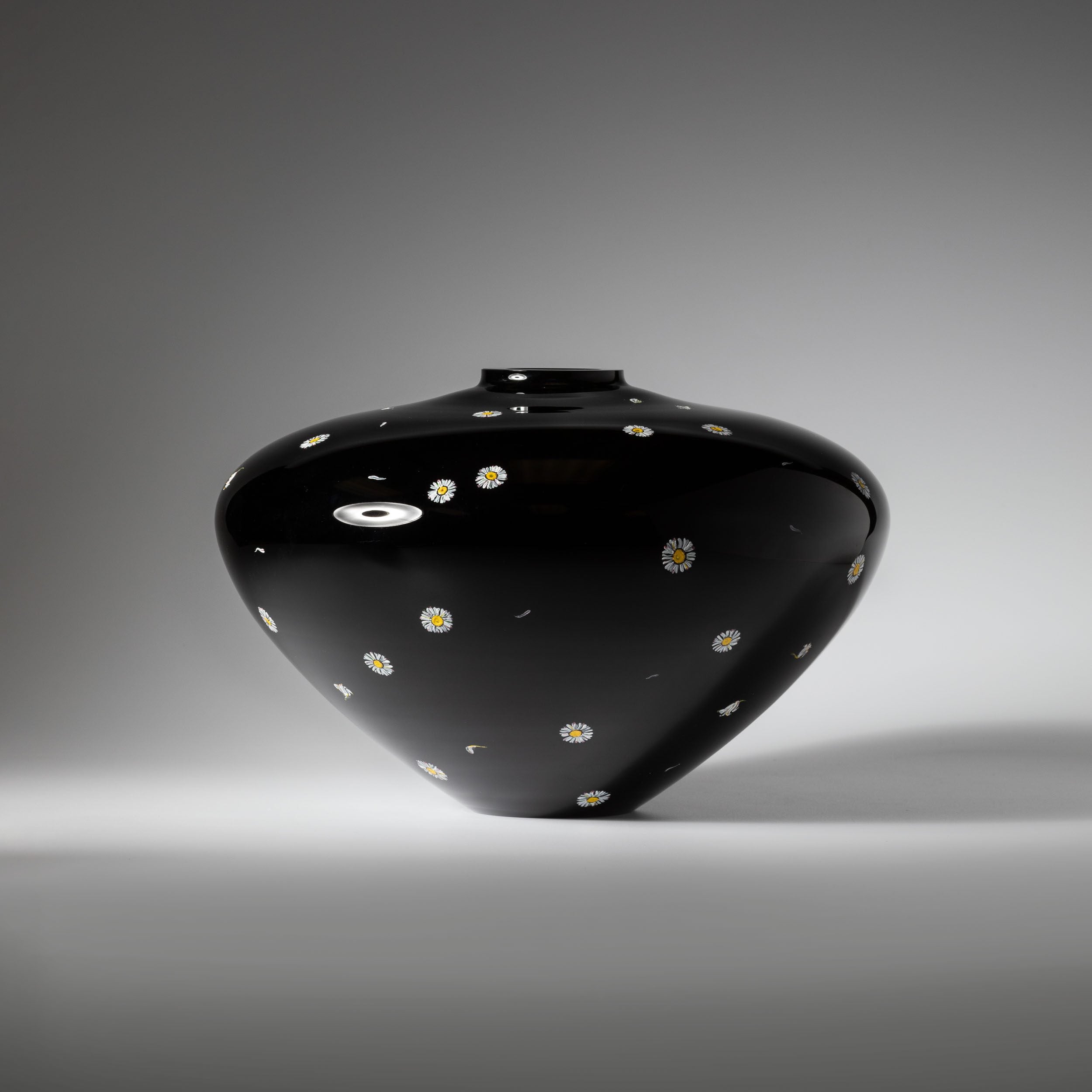 Fleur Noire vase