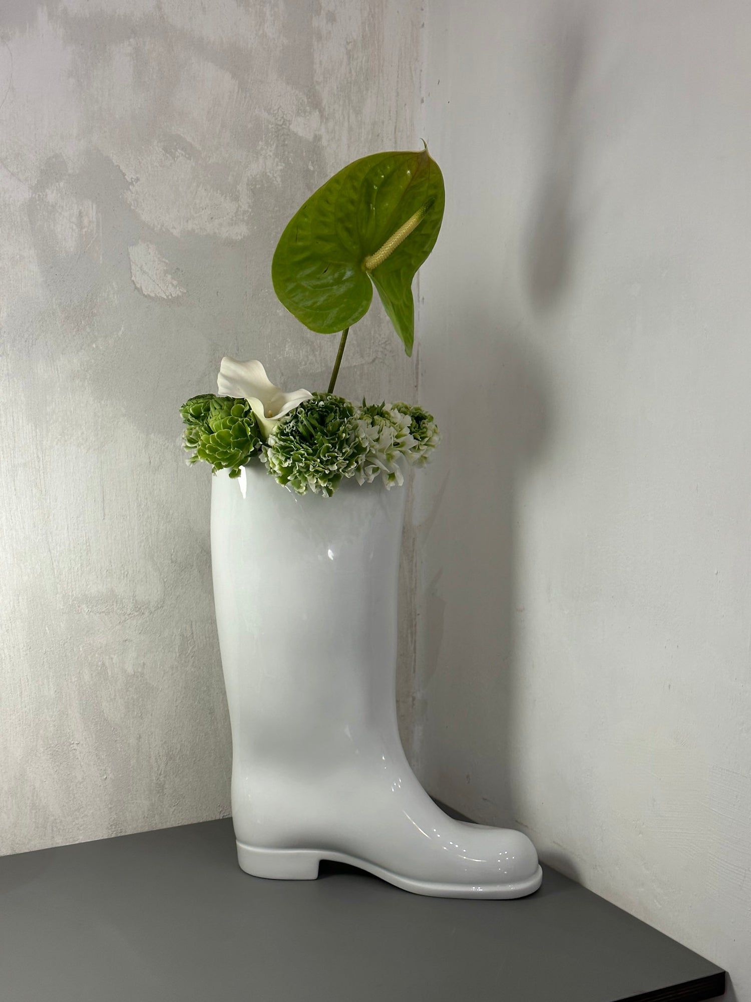 Waterproof vase