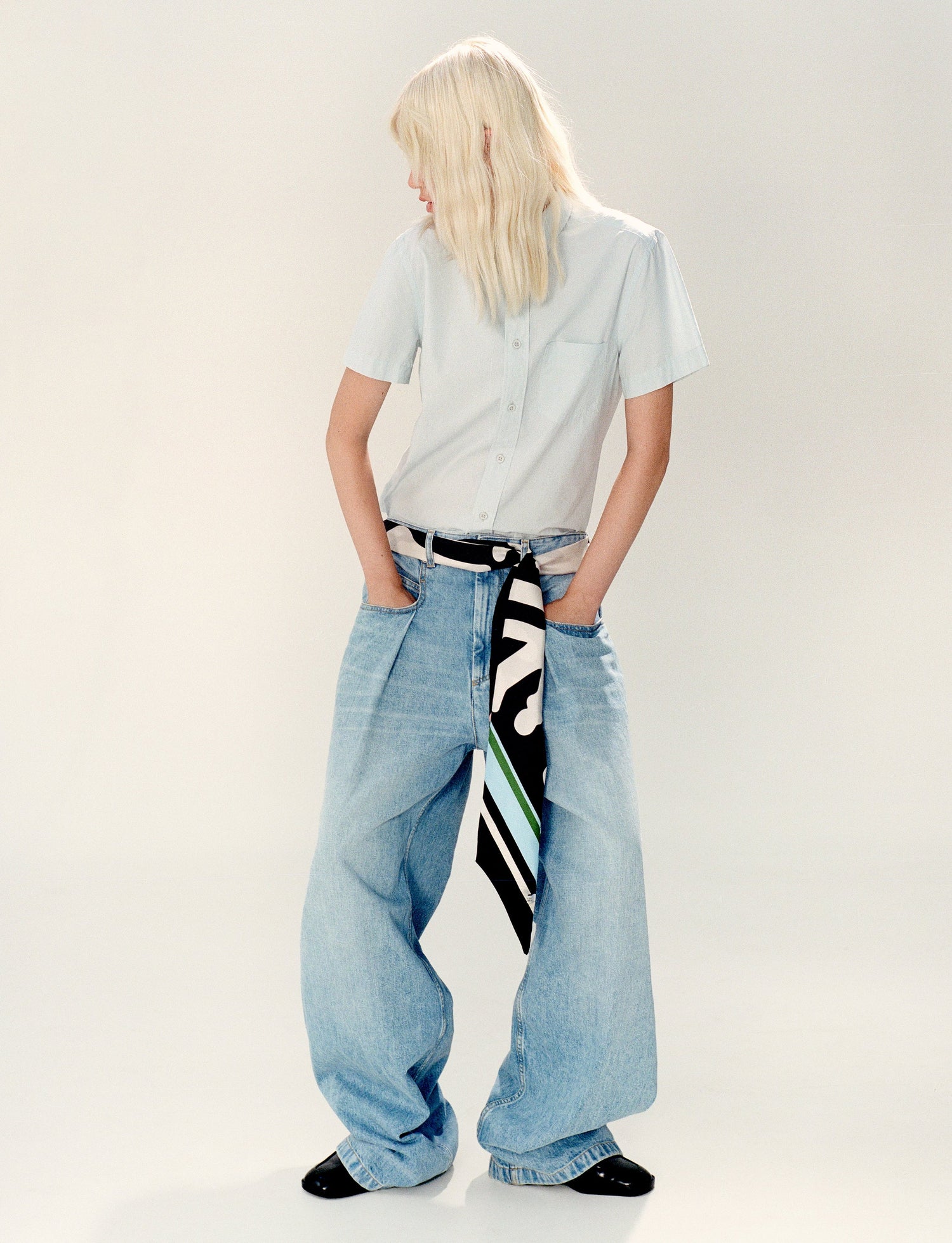 Silhouettes dlouhý šátek v černé barvě